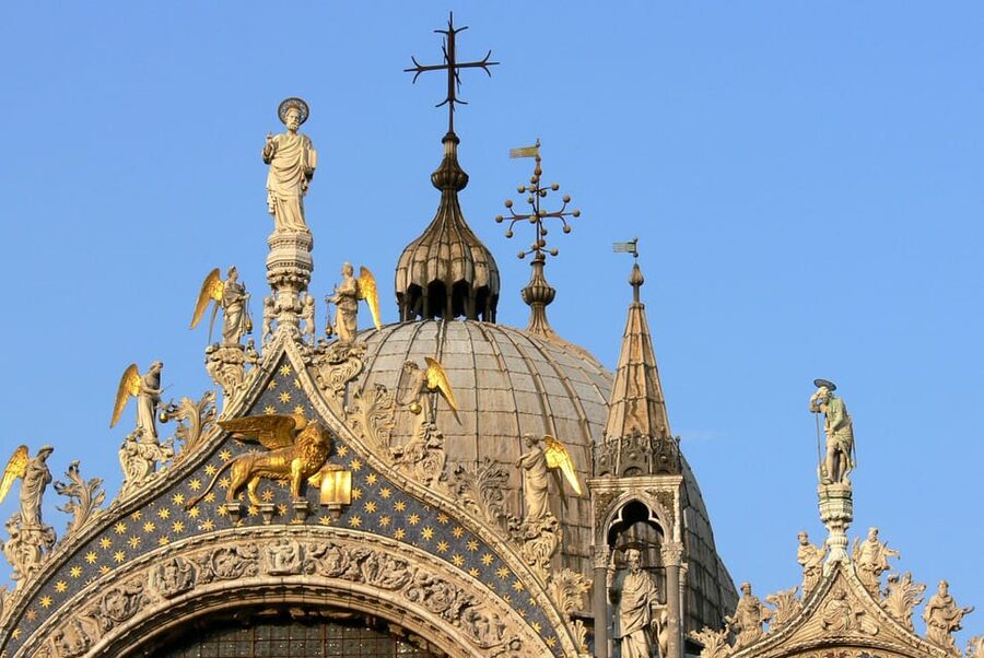 Venice: St. Mark's Basilica Guided Tour and Gondola Ride - Should you book it?
