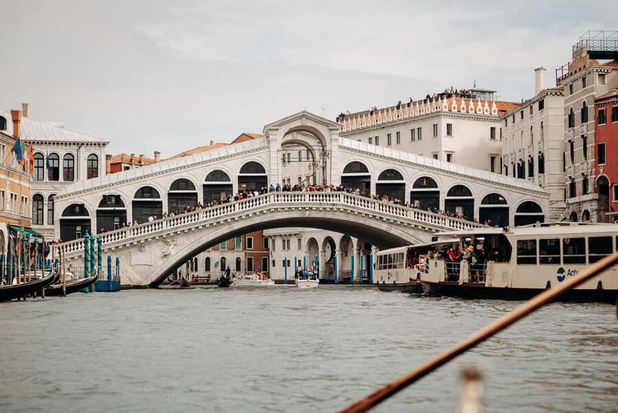 Venice: St. Mark's Basilica Guided Tour & Gondola Ride - Starting at Rialto, where Venice feels most Venetian