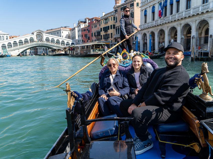 Venice: St. Mark's, Doge's Palace, Rialto, and Gondola Tour - Doge’s Palace and Venice’s darker side