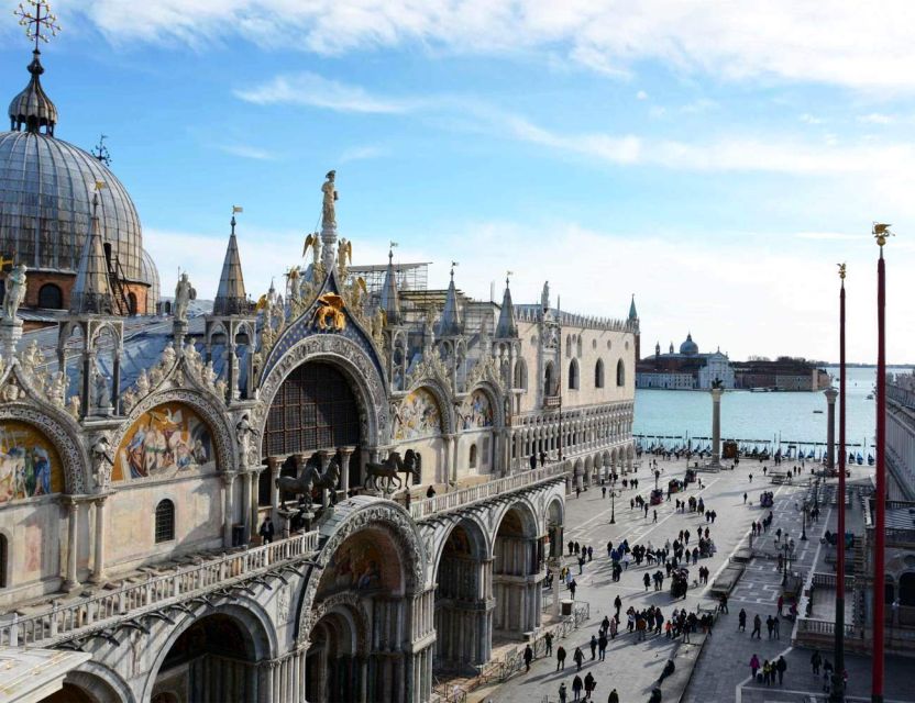 Venice: St. Mark's, Walking Tour and Gondola Combo - Practical booking advice