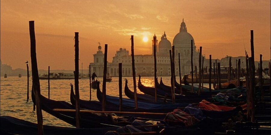 Venice: Sunset or Evening Gondola Tour - Along the Grand Canal and smaller waterways