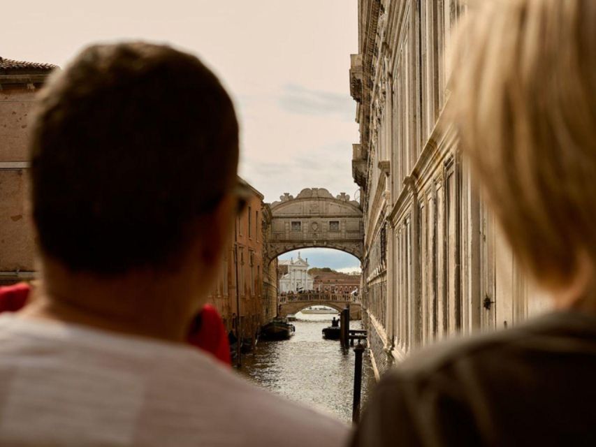 Venice: Vip Semi-Private Walking Tour with Gondola Ride - Why this tour works well in Venice