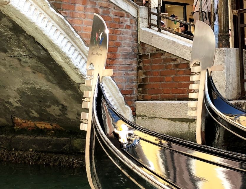 Venice Walking Tour and Gondola Ride Combo - La Fenice gives the walk a dramatic finish