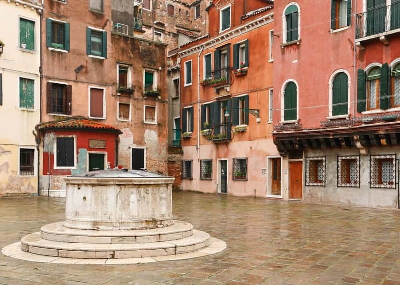 Venice: Winter Walking Tour & Romantic Gondola Ride Upgrade - Key points to know before booking
