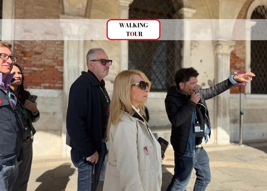 Venice: Winter Walking Tour & Romantic Gondola Ride Upgrade - Rialto Bridge and the old merchant center
