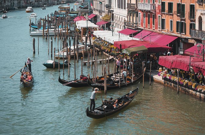 Walking Tour in Venice and Gondola Ride - Price, group size, and total time