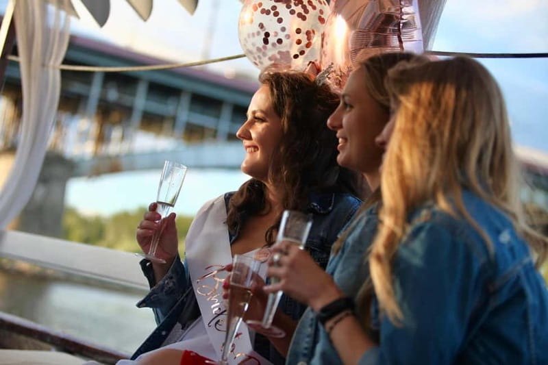 Warsaw: Private Gondola Cruise for Special Occasions - Key points to know before booking