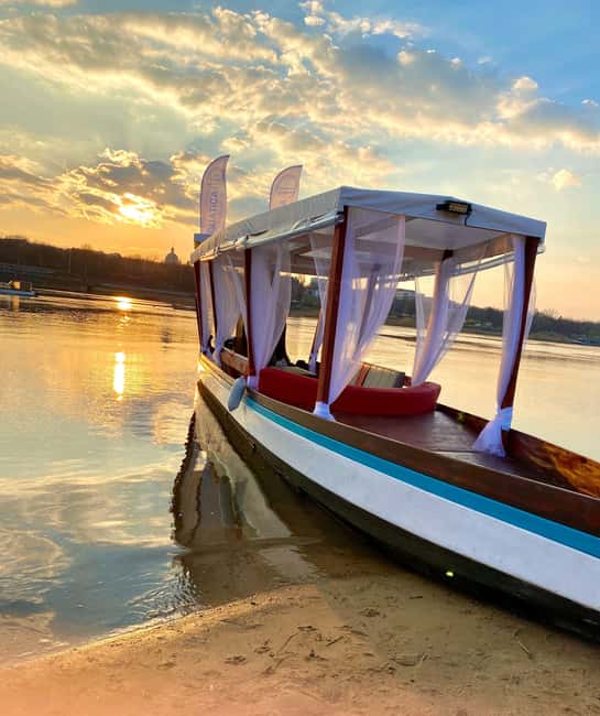 Warsaw: Private Gondola Cruise for Special Occasions - Why this private Vistula cruise works for special occasions