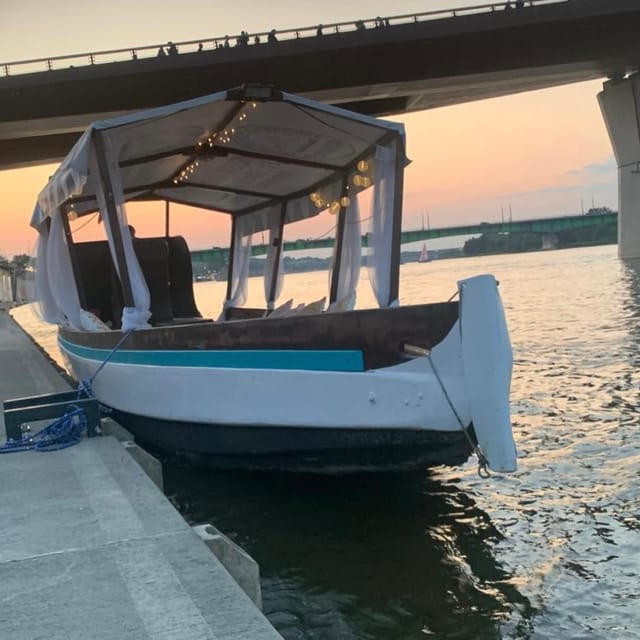 Warsaw: Scenic Cruise by Gondola on the Vistula River - A Quiet Start Beside the Vistula