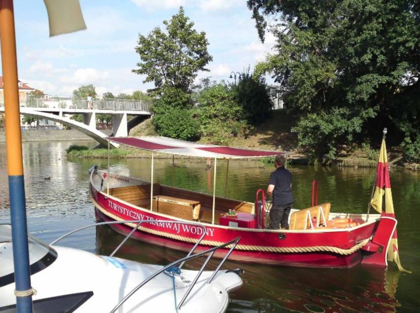 Wroclaw: Old City Walk and Cruise with Small Gondola - The extra 15 EUR boat charge changes the value